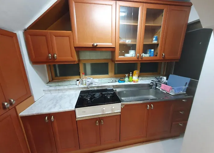 ゲストハウス 3rooms House